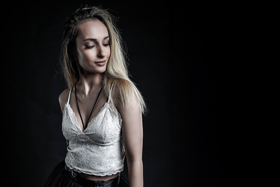 Petri Naukkarinen Photography Tarvel Photography Woman portrait